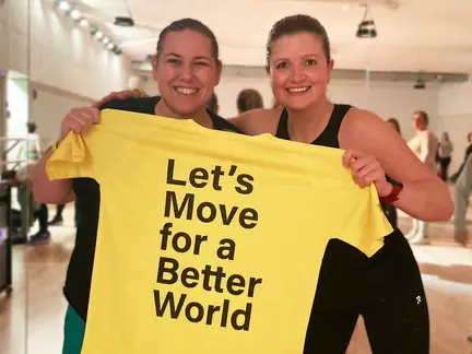LAGO CLUB Zwevegem lmfabw twee dames met t-shirt
