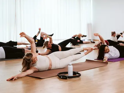LAGO CLUB Zwevegem groepsles pilates dames